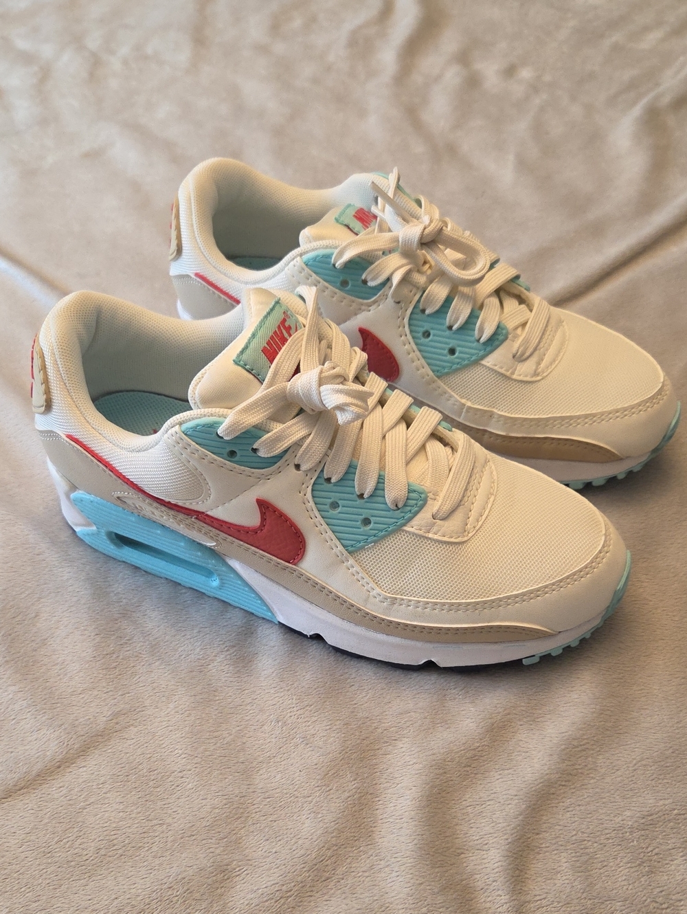 Womens Nike Air Max, Size 7, White, Light Blue & Coral
